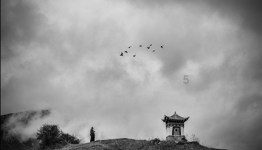课间老师与孩子们的有趣互动,网友:小小年纪,功夫了得!