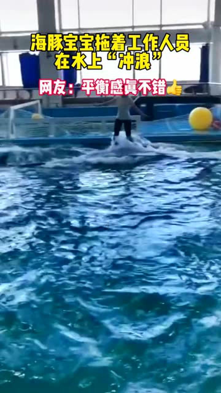 “速冻”天气导致出行受阻 交通运输部门抢通道路21条