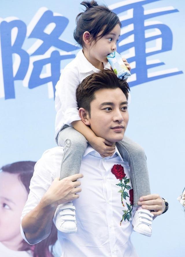 甘肃天水的青少年学子学习武术,拳法行云流水,一身浩然正气,网友评论:少年强则国强