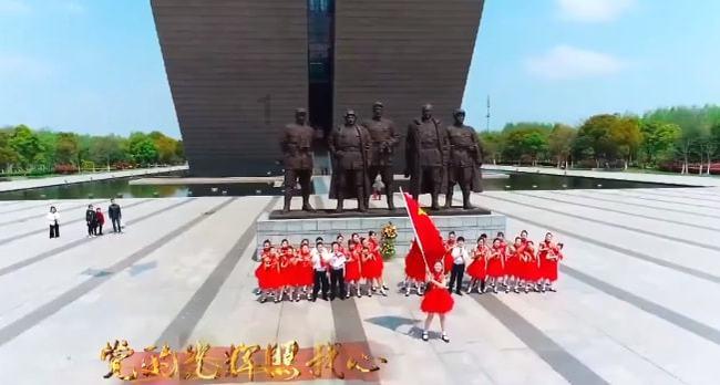 一百块钱一个的清代瓷器：豆青釉盘子