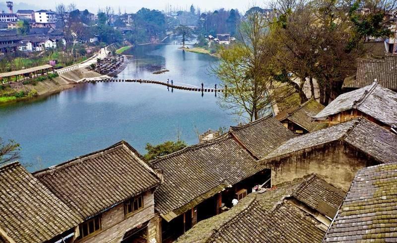 呼和浩特公安处呼和东所、察素齐所、赛汉所开展“立足岗位作贡献”活动