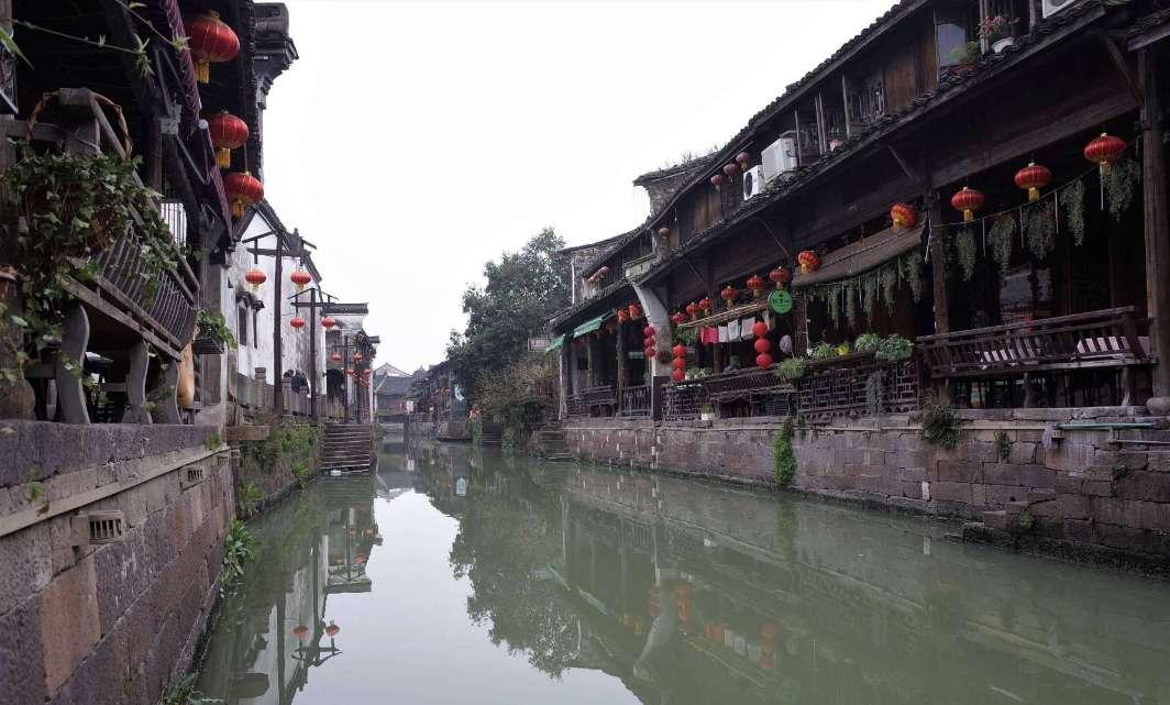 腰椎生理曲度变直，能恢复吗？能做仰卧起坐吗？